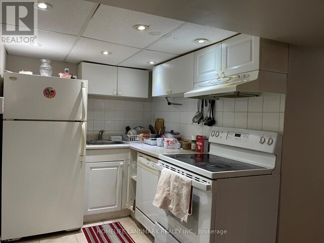 Photo du bâtiment - 31 Compton Dr