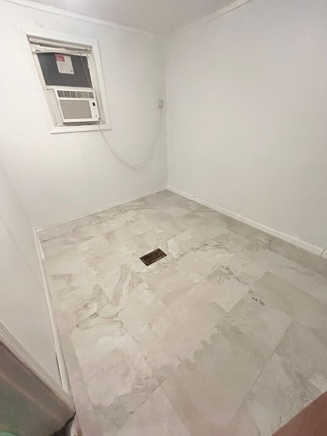 Building Photo - Available Now! Rent this affordable 3 bedroom home in Aiken!