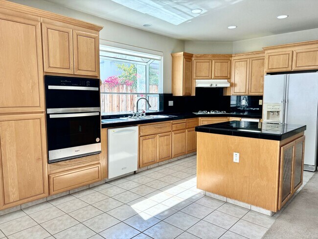 Foto del edificio - CUPERTINO - Executive property with open a...