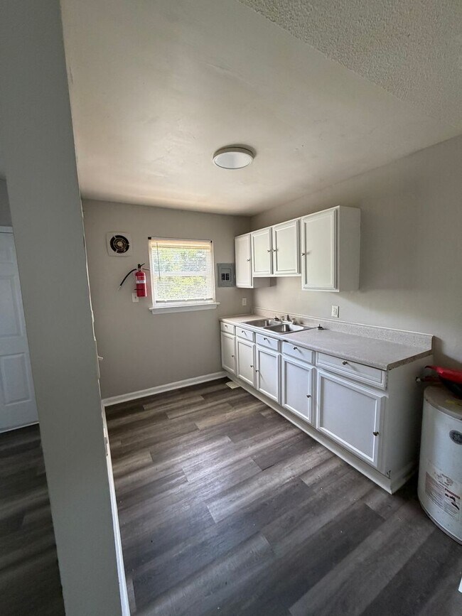 Foto del edificio - 3615 Glenwood Dr