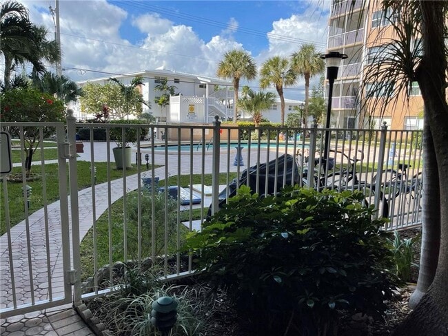 Building Photo - 4117 Bougainvilla Dr