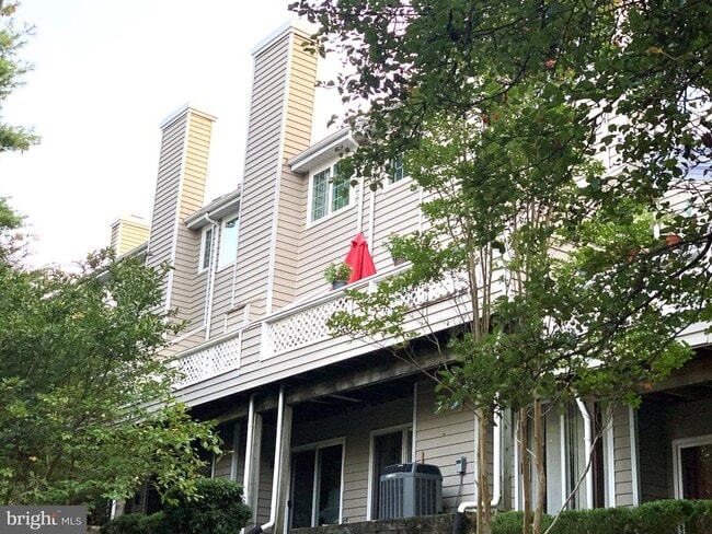 Building Photo - 11 Cabot Dr