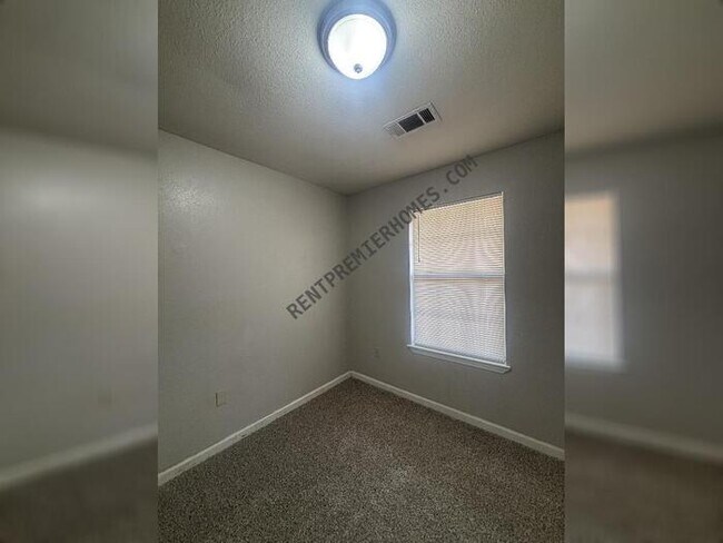 Foto del edificio - 3820 West St