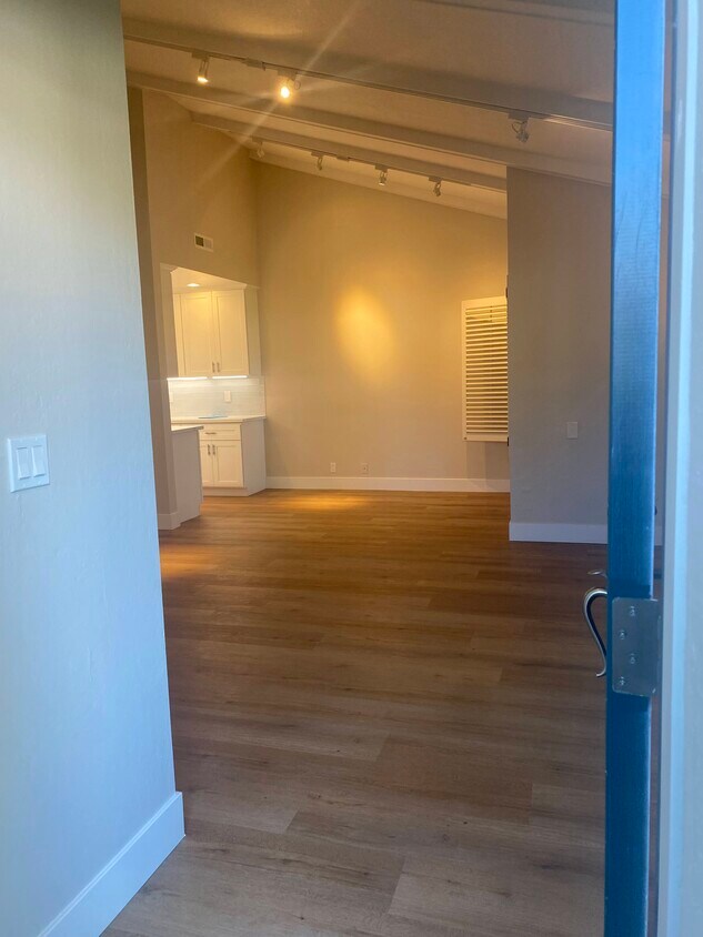 Primary Photo - 16345 Los Gatos Blvd