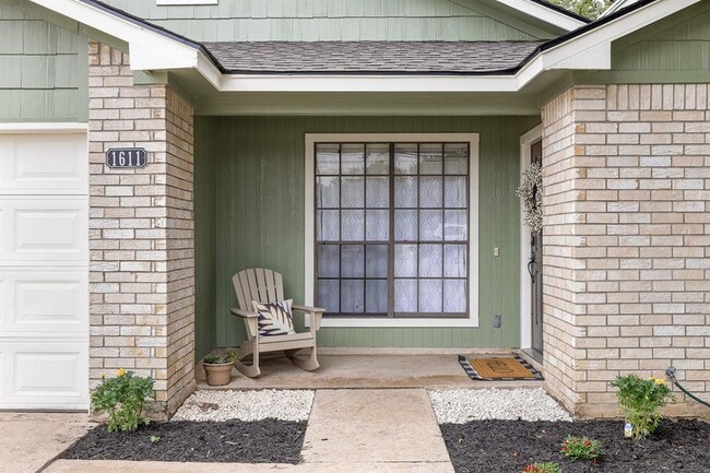 Patio - 1611 Somerset Dr