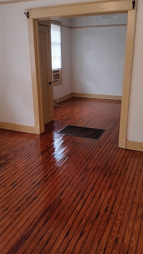 Foto principal - 3314 Touro St