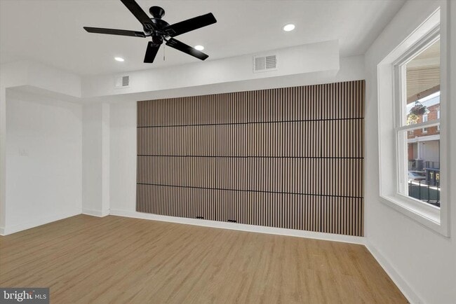 Building Photo - 2117 S Alden St