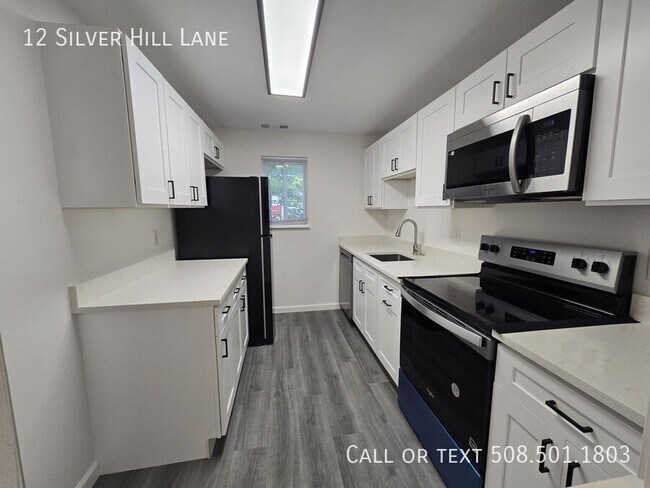 Foto del edificio - 12 Silver Hill Ln