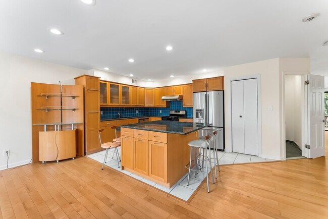Building Photo - 624 Sanderling Ct