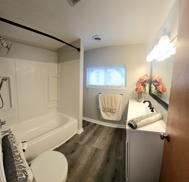 Foto del edificio - 726 Michigan St