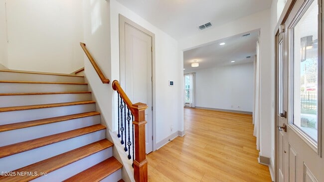 Building Photo - 966 Ingleside Ave