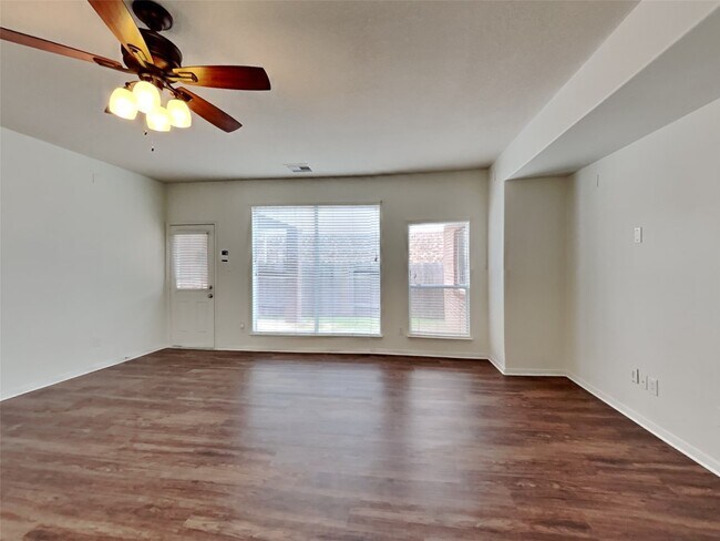 Foto del edificio - 4822 Wilderness Glen Ct