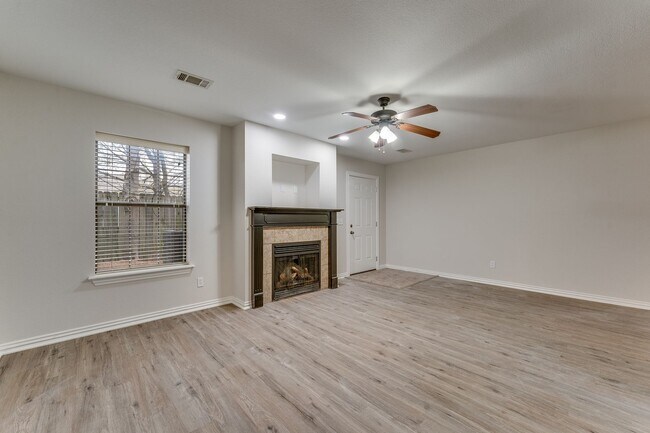 Foto del edificio - Peng-4077 Glenstone