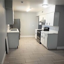 Building Photo - 33 Gold Bar Ct