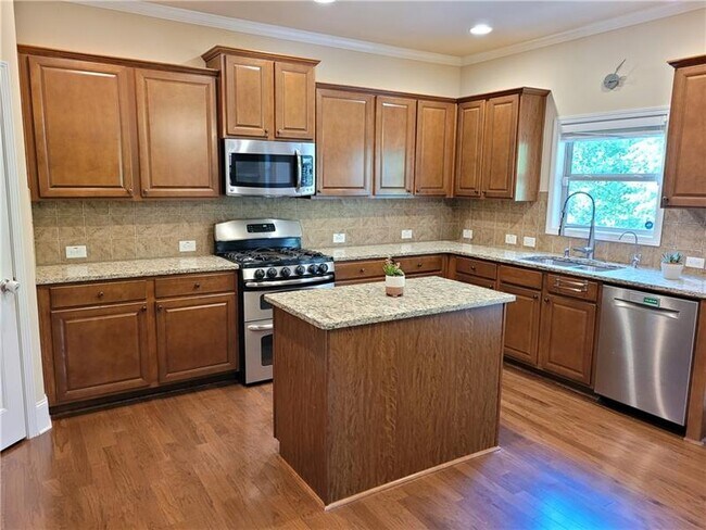 Building Photo - 560 Nichols View Way