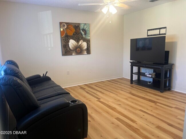 Foto del edificio - 1601 Big Tree Rd