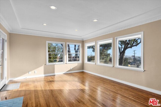 Building Photo - 4501 Valdina Pl