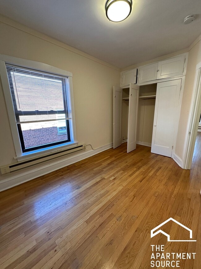 Building Photo - 1031 Dempster St