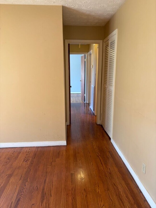 Building Photo - Charming 3 Bed, 2 Bath Warner Robins Home!