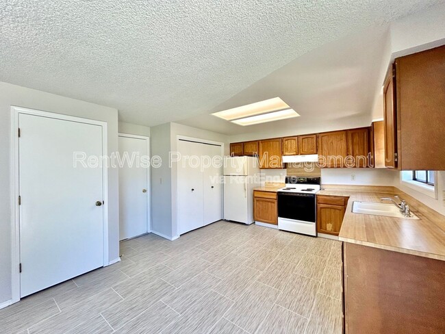 Building Photo - 5132 Mercury Ct