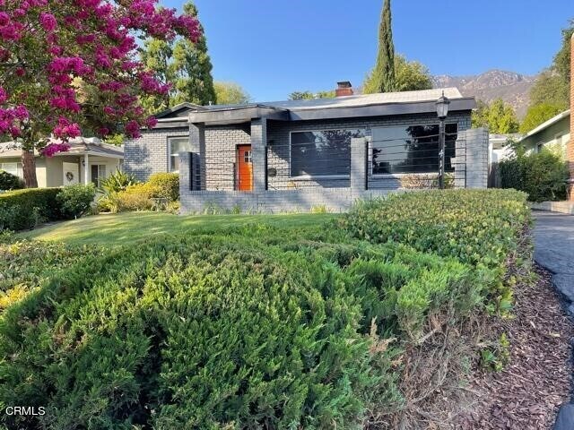 Primary Photo - 411 E Marigold St