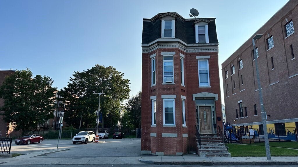 Foto principal - 349 Dudley St