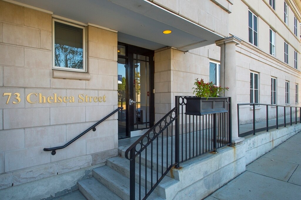 Primary Photo - 73 Chelsea St