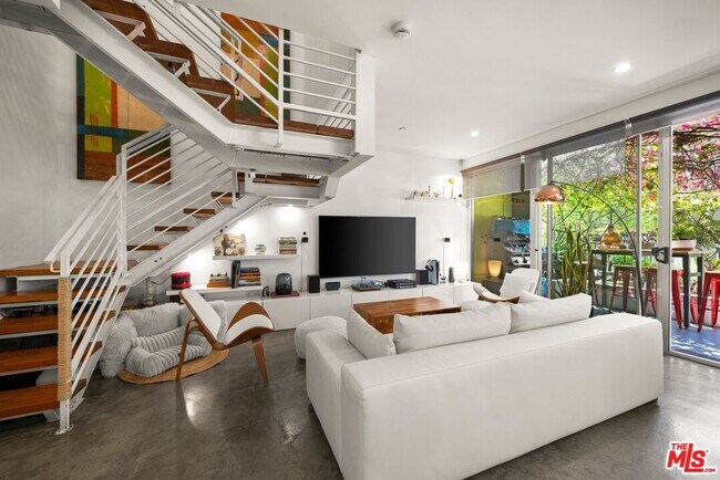 Foto del edificio - 2400 Corinth Ave