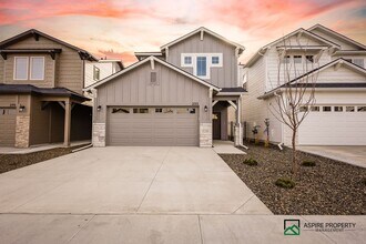 Building Photo - 233 W Broyhill St