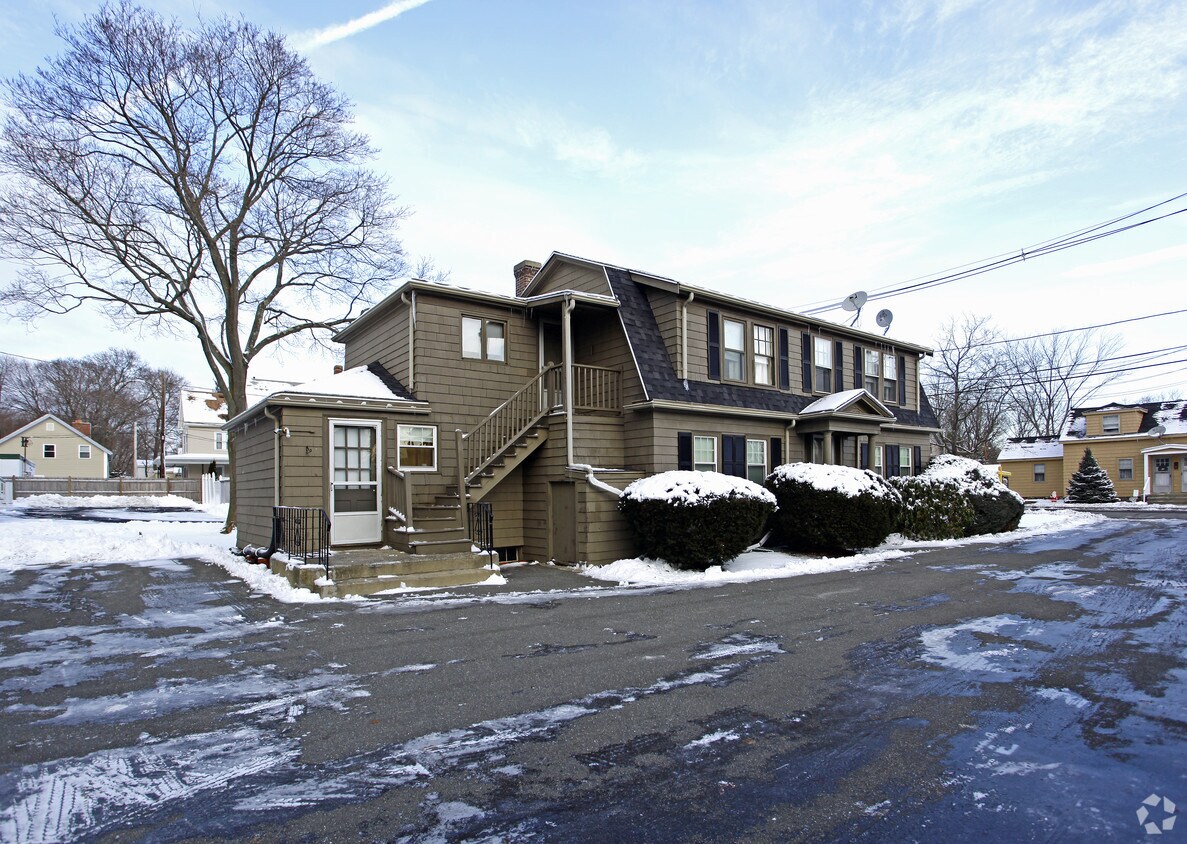4 County St, Peabody, MA 01960 Apartments in Peabody, MA