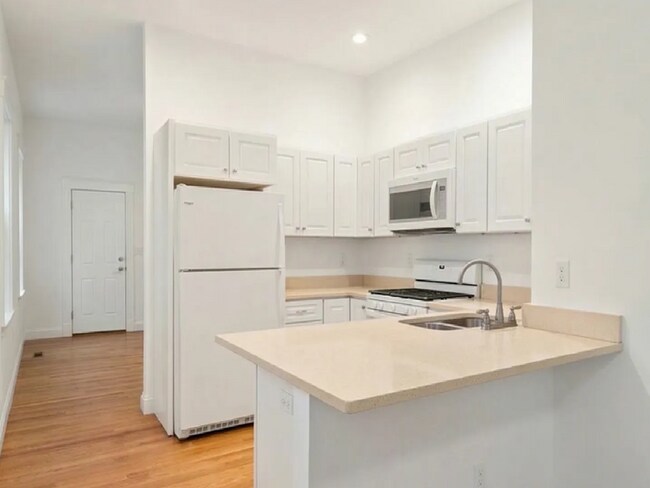 Foto del edificio - 172-174-174 Auburn St