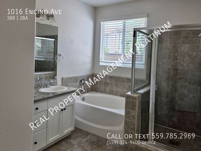 Building Photo - 1016 Encino Ave