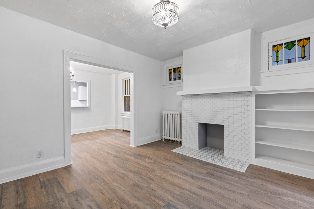 Primary Photo - 1138 Illinois Ave