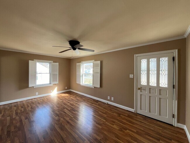 Foto del edificio - Cozy 1BD, 1BA Near Downtown Raleigh House with Fenced Yard