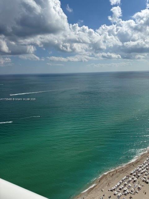 Foto del edificio - 18201 Collins Ave