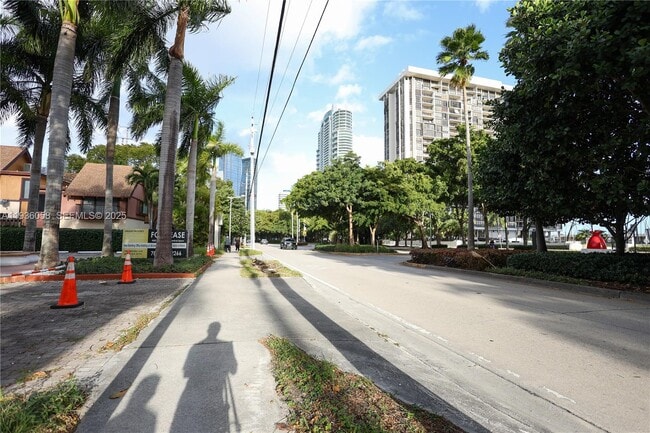 Foto del edificio - 1918 Brickell Ave