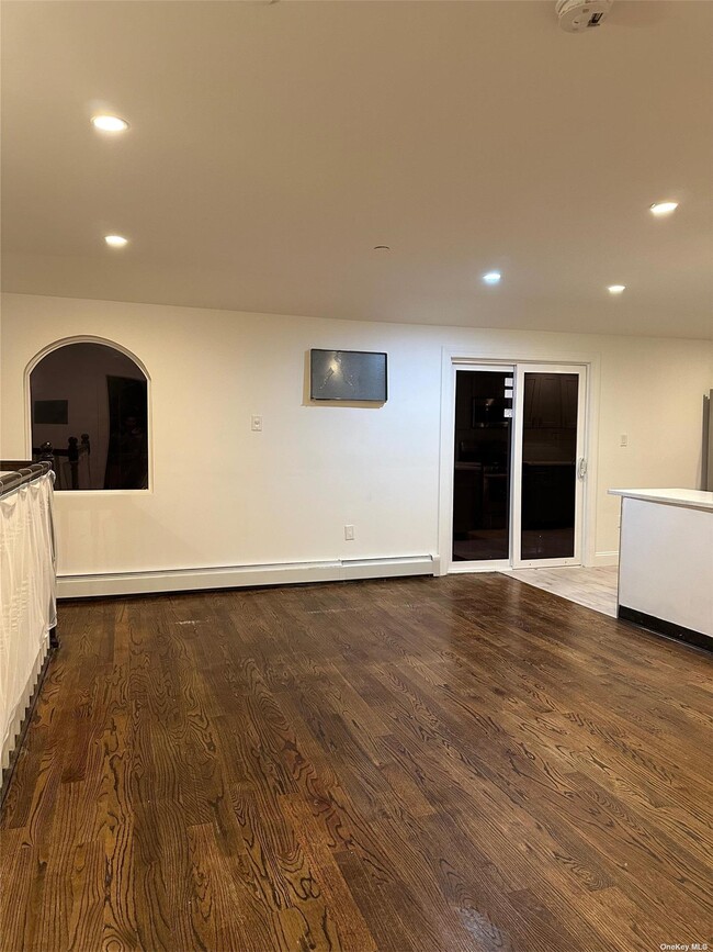 Foto del edificio - 102-28 164th Ave