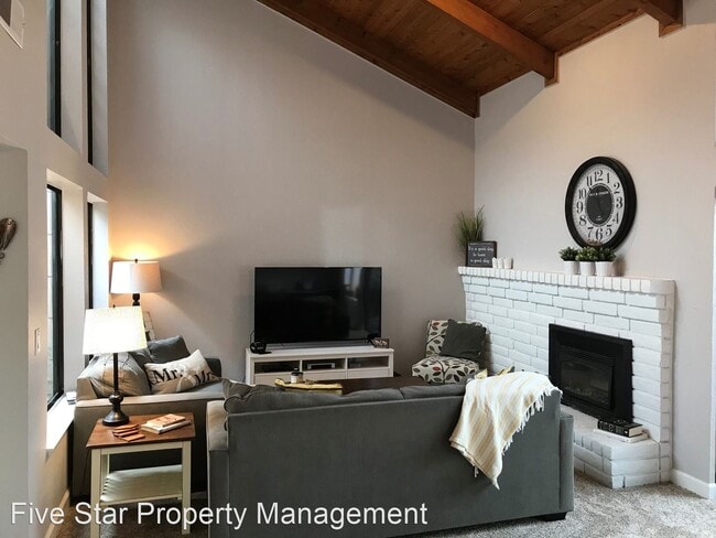Building Photo - 2 br, 2 bath House - 1105 Cedar Creek Dr #14