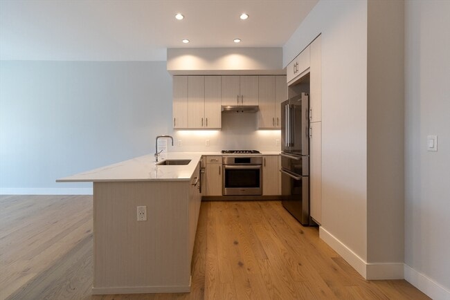 Building Photo - 10 Shipyard Dr