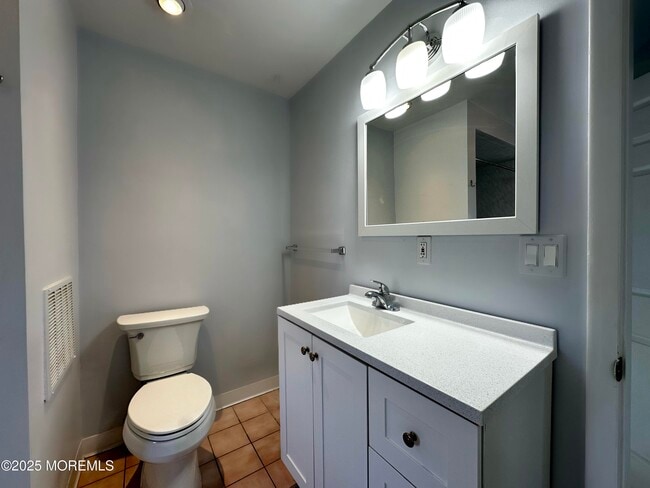 Building Photo - 57 Osborn St
