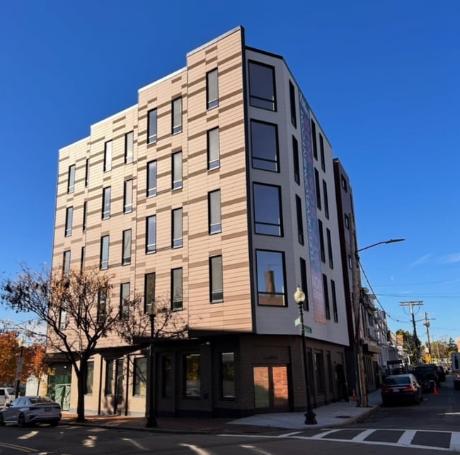 Building Photo - 1463 Dorchester Ave