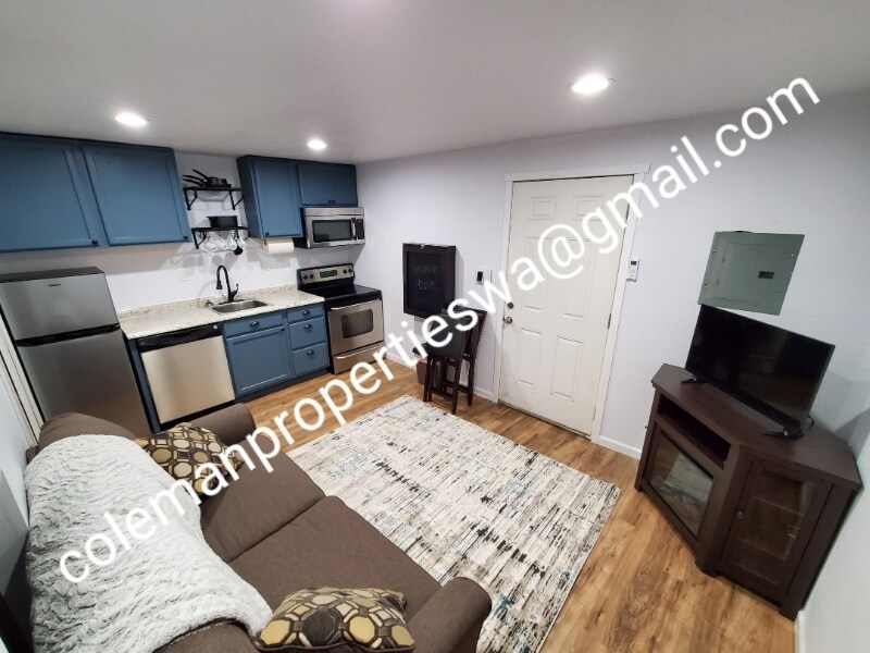 7544 Mesplay Ave SE Unit MIL, Olympia, WA 98503 Room for Rent in