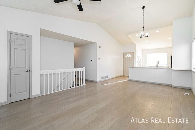 Foto del edificio - 1679 Ensenada Way