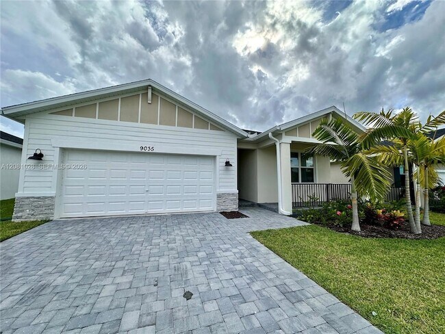 Foto del edificio - 9035 Dahlia Cir