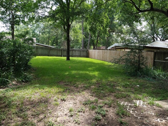Fully fenced backyard - 804 Lazy Ln