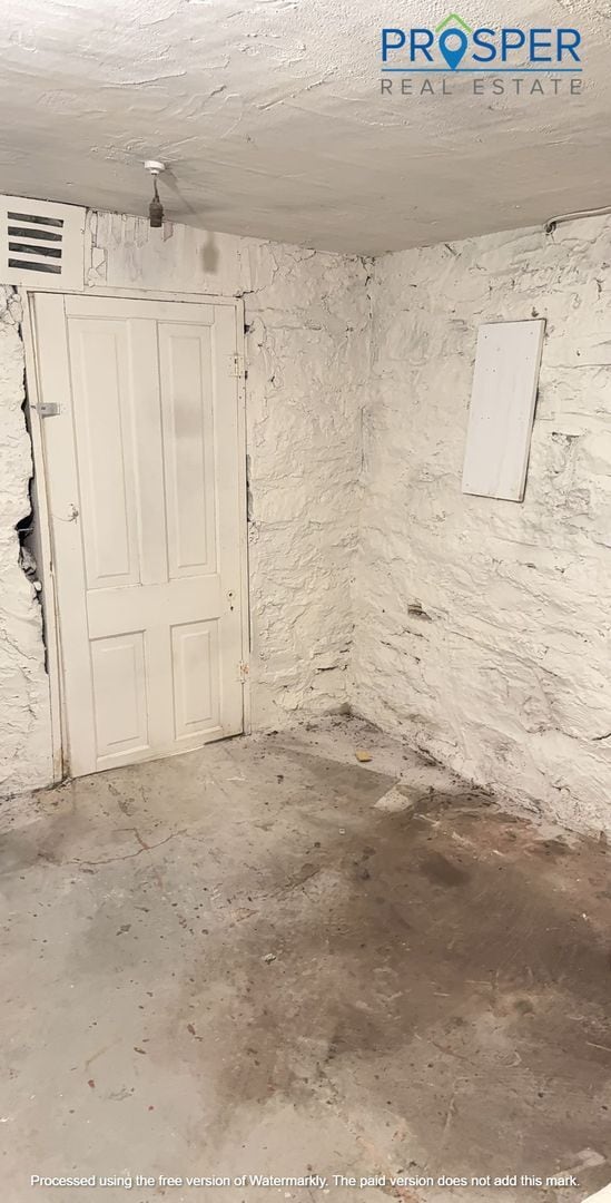 Building Photo - ST221X