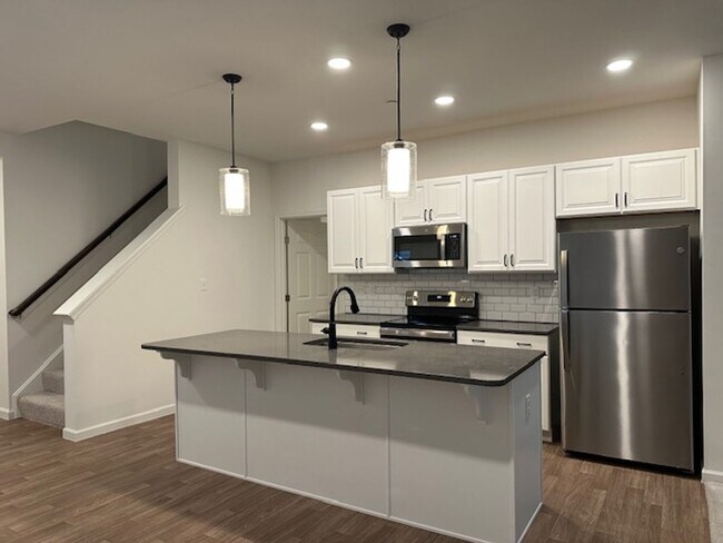 Foto del edificio - 7884 Oakbrook Dr