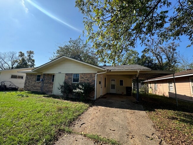 Building Photo - Close to Barksdale Air Force Base...