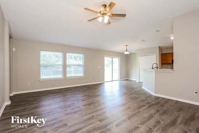 Building Photo - 12601 White Cedar Trail
