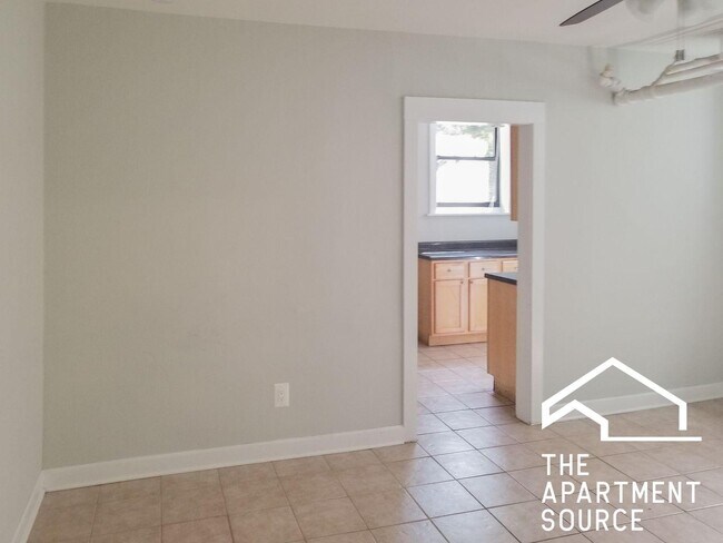 Foto del edificio - 4951 N Oakley Ave